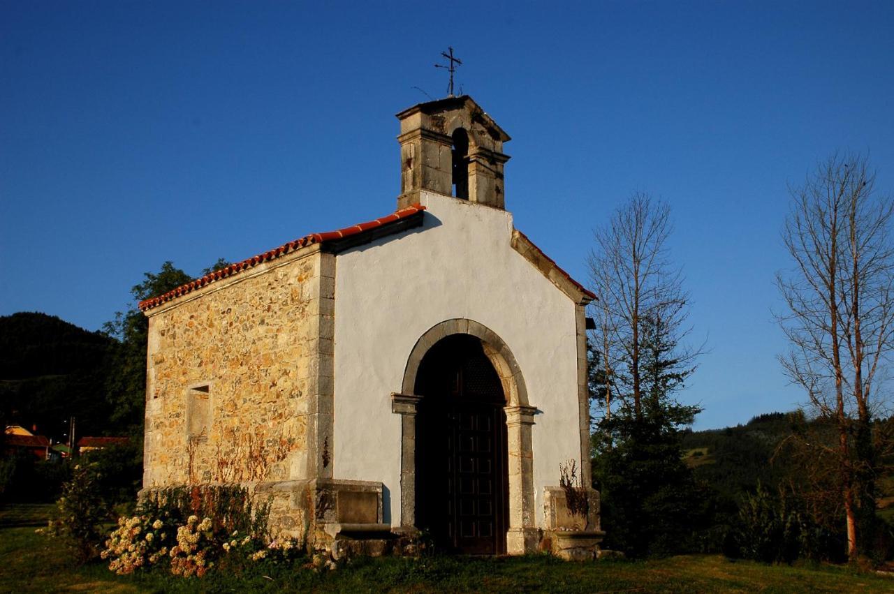 Hotel Casona Cuervo San Tirso de Candamo Exterior photo