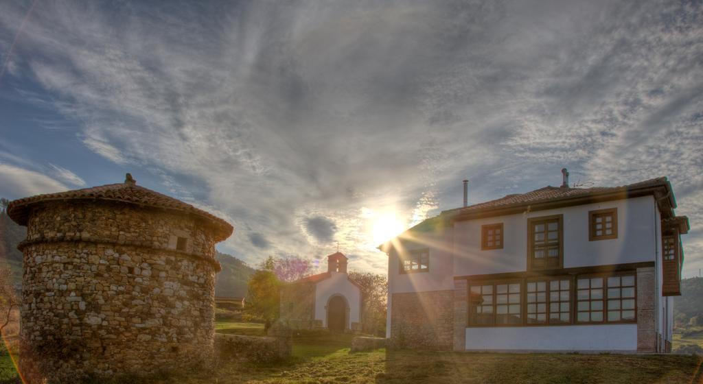 Hotel Casona Cuervo San Tirso de Candamo Exterior photo